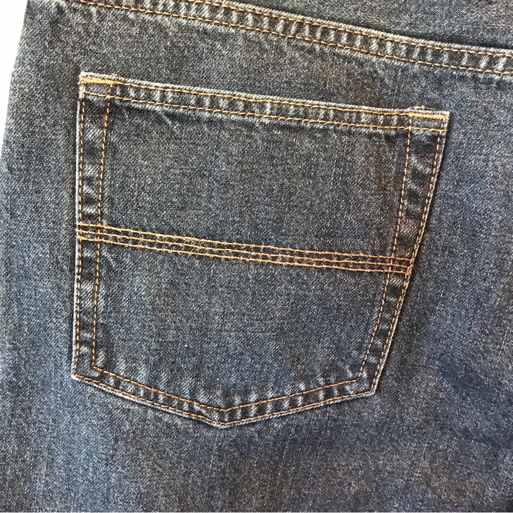 Van Heusen Classic Fit Blue Jeans Size 34 x 32